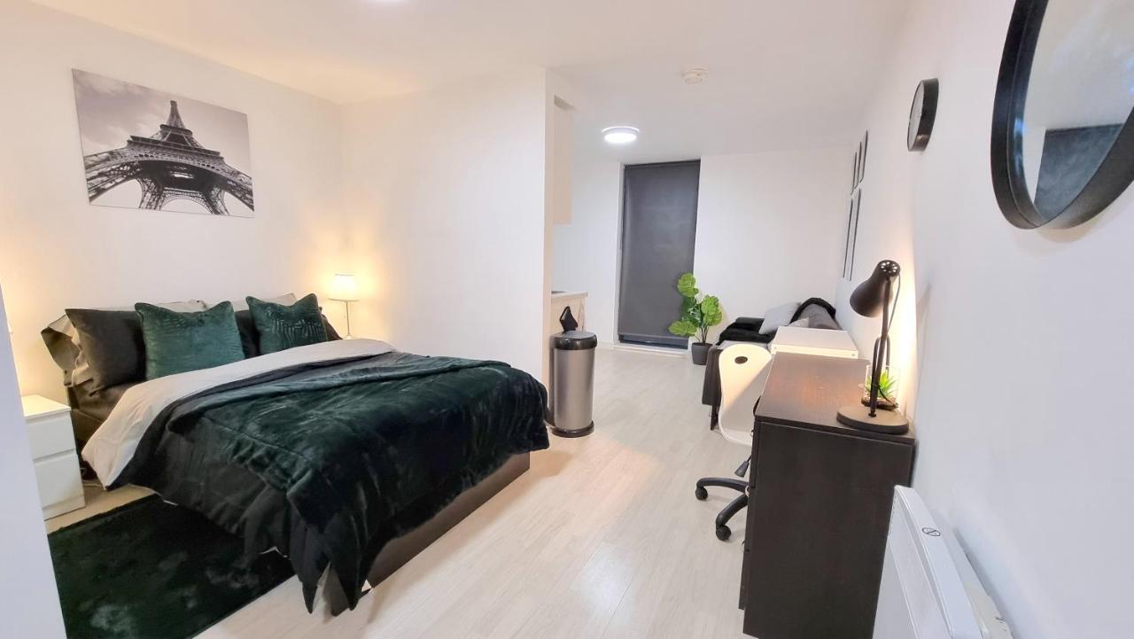 Spacious City Studio / Wifi / Parking Liverpool Exterior photo