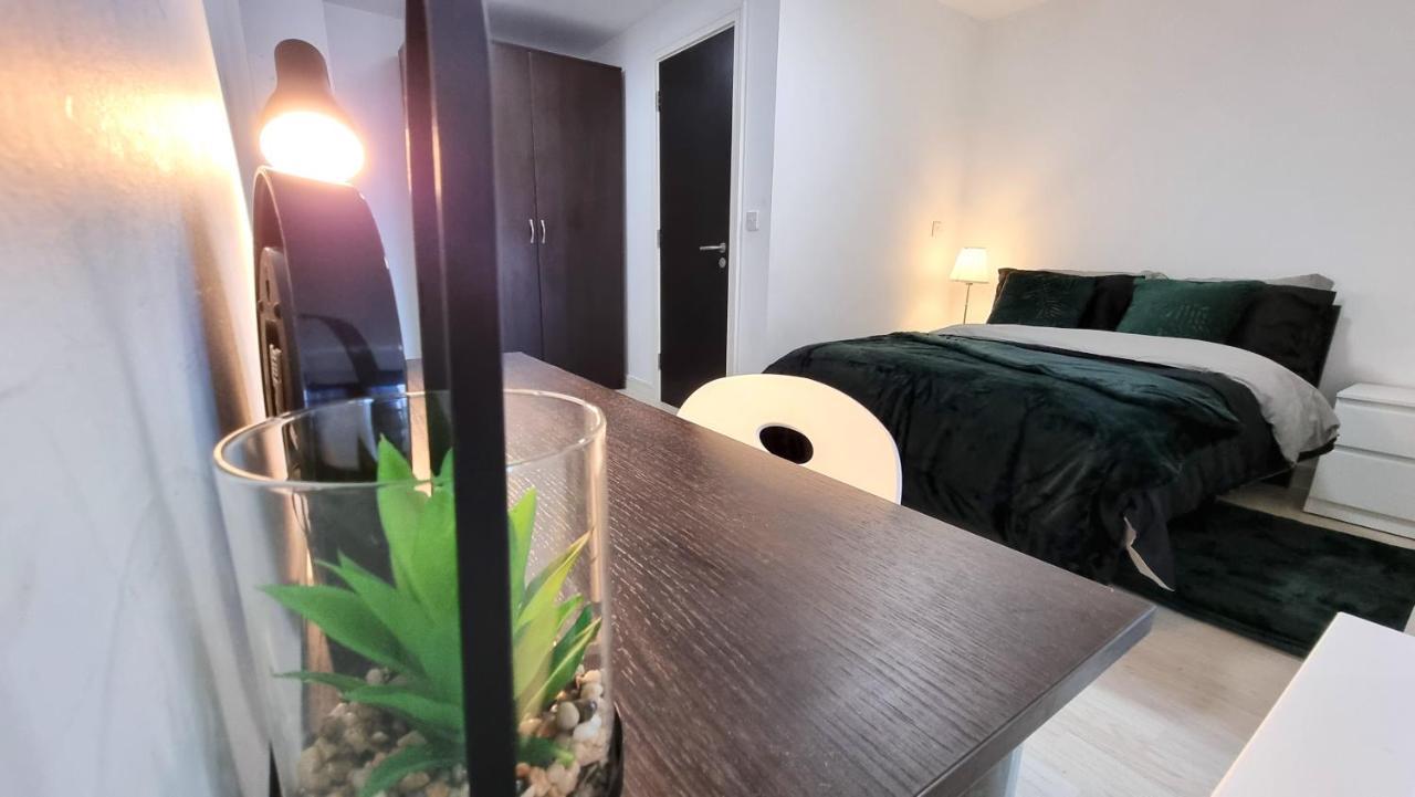Spacious City Studio / Wifi / Parking Liverpool Exterior photo