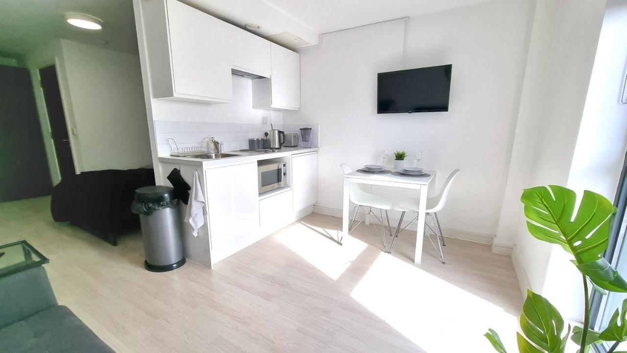 Spacious City Studio / Wifi / Parking Liverpool Exterior photo